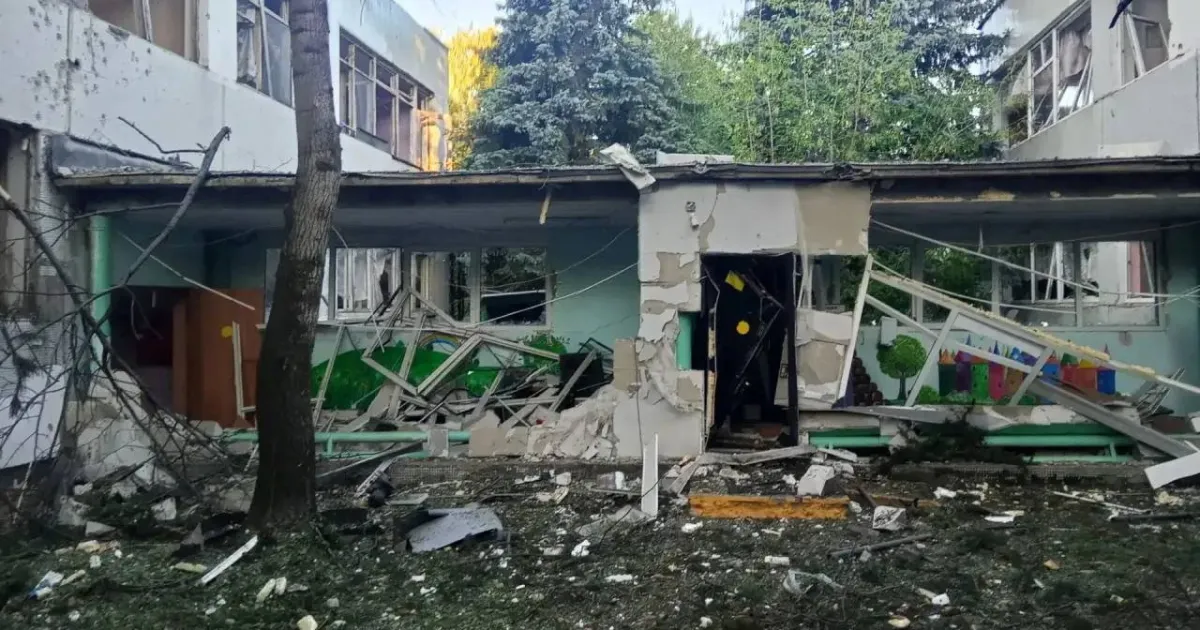 Gli attacchi di droni ucraini contro la Russia uccidono almeno 8 persone e ne feriscono dozzine