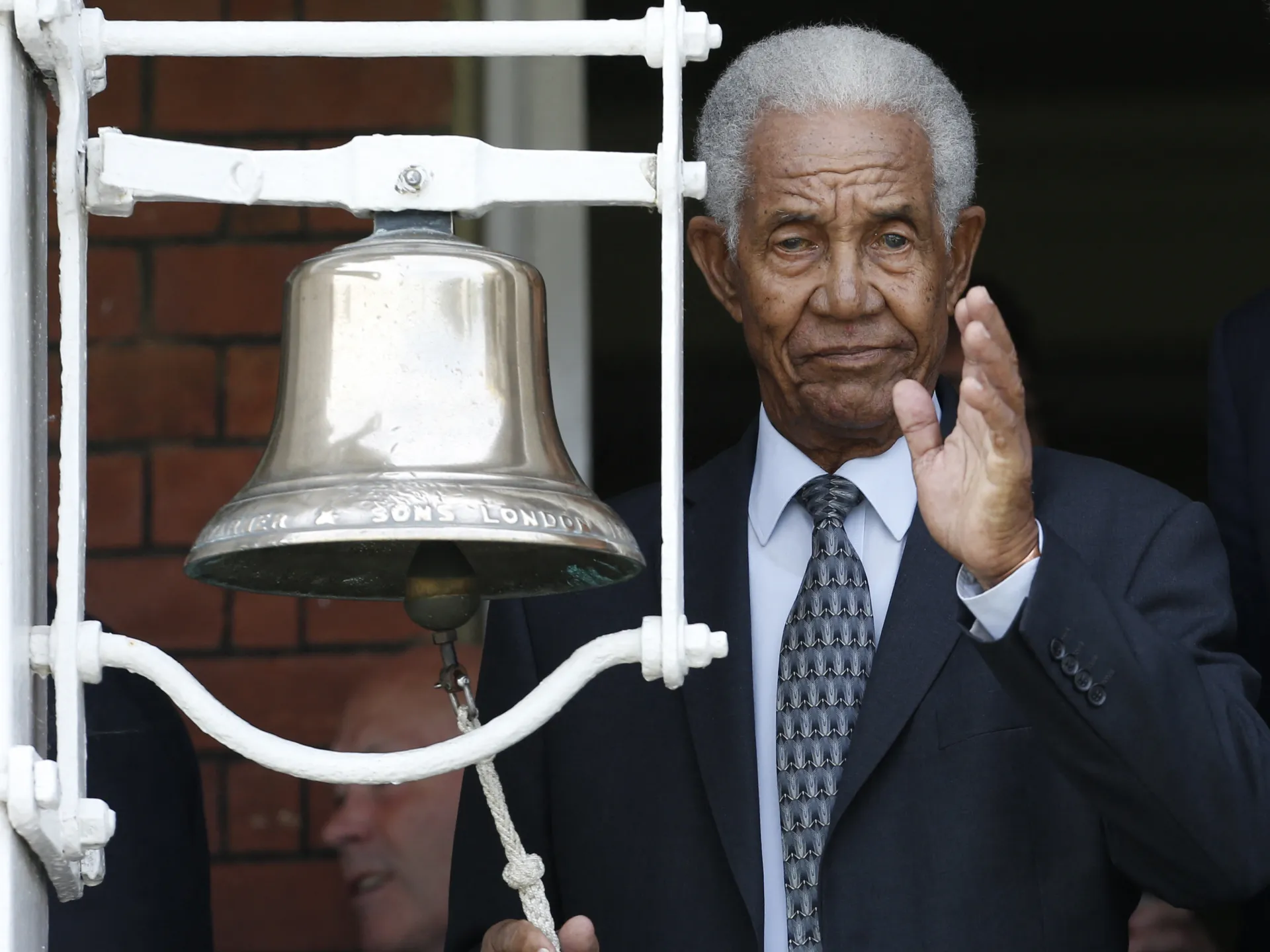 Il grande campione di cricket delle Indie occidentali Garfield Sobers è morto all'età di 89 anni