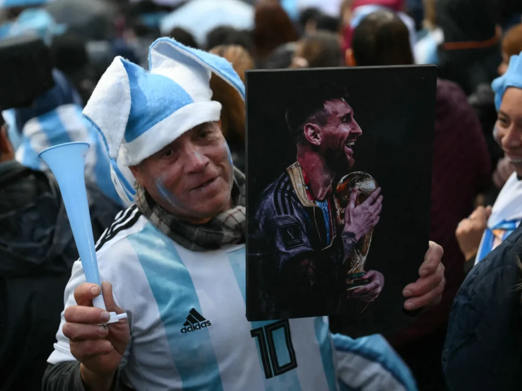 L'Argentina, senza Messi, torna a casa dopo il crepacuore della finale dei Mondiali