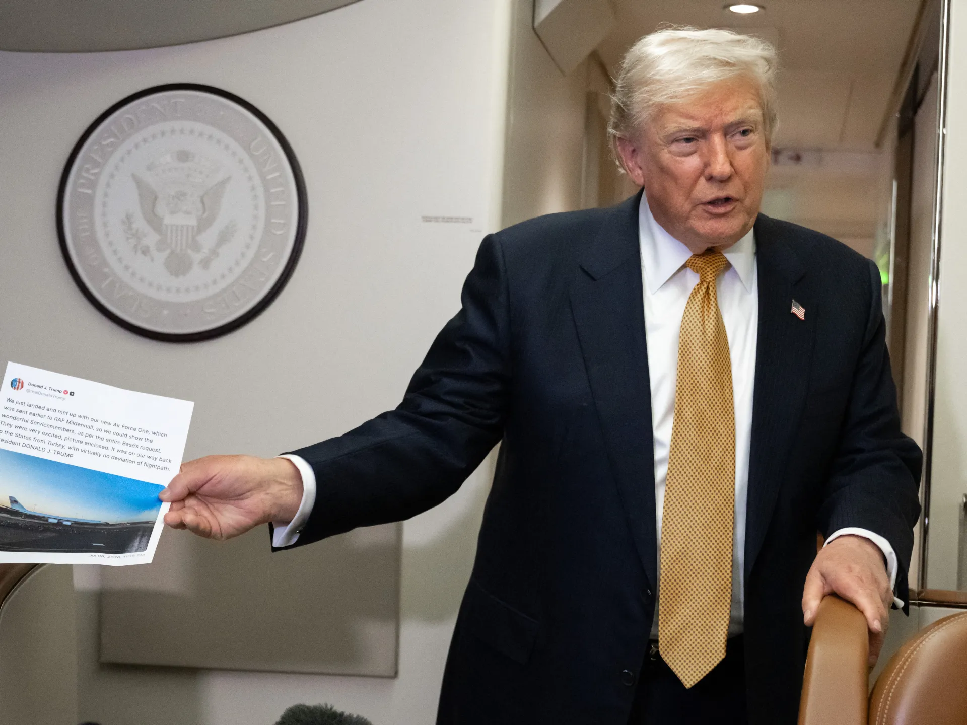 Secondo quanto riferito, Trump Media sta valutando una commissione per il primo accesso ai post sui social media
