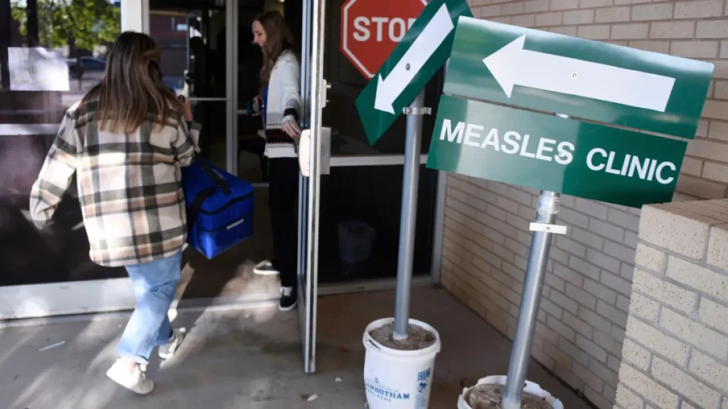 Gli Stati Uniti registrano 2.318 casi di morbillo, superando già il totale del 2025