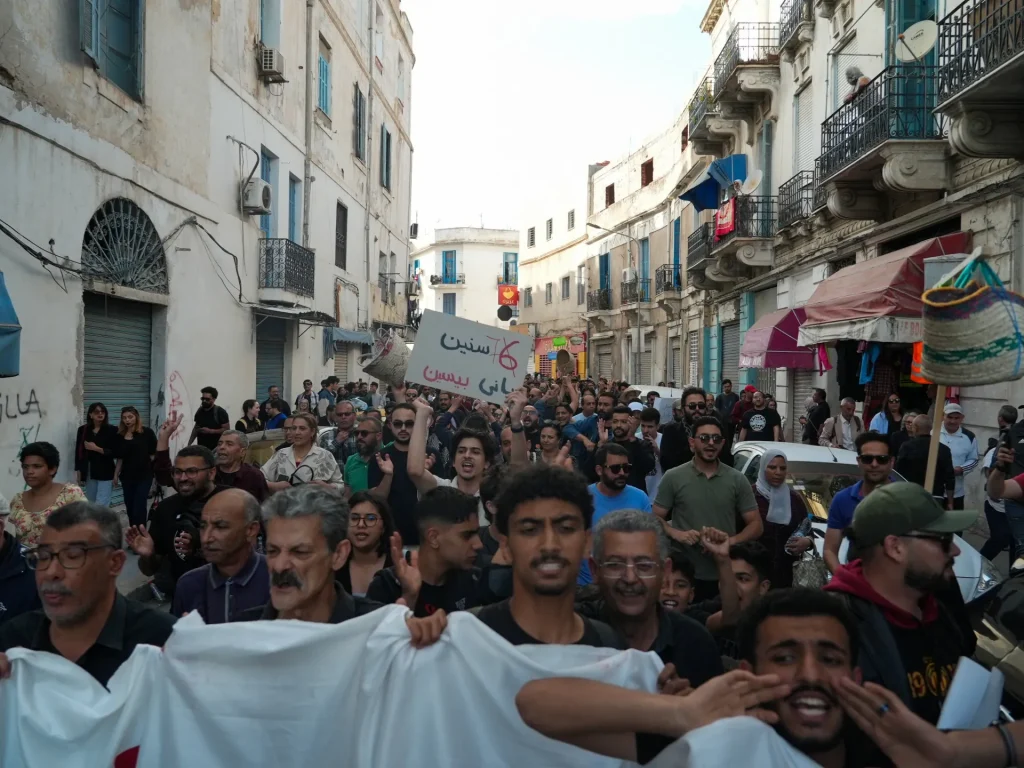 Cinque anni dopo la presa del potere da parte di Saied, la situazione dei tunisini non è migliorata