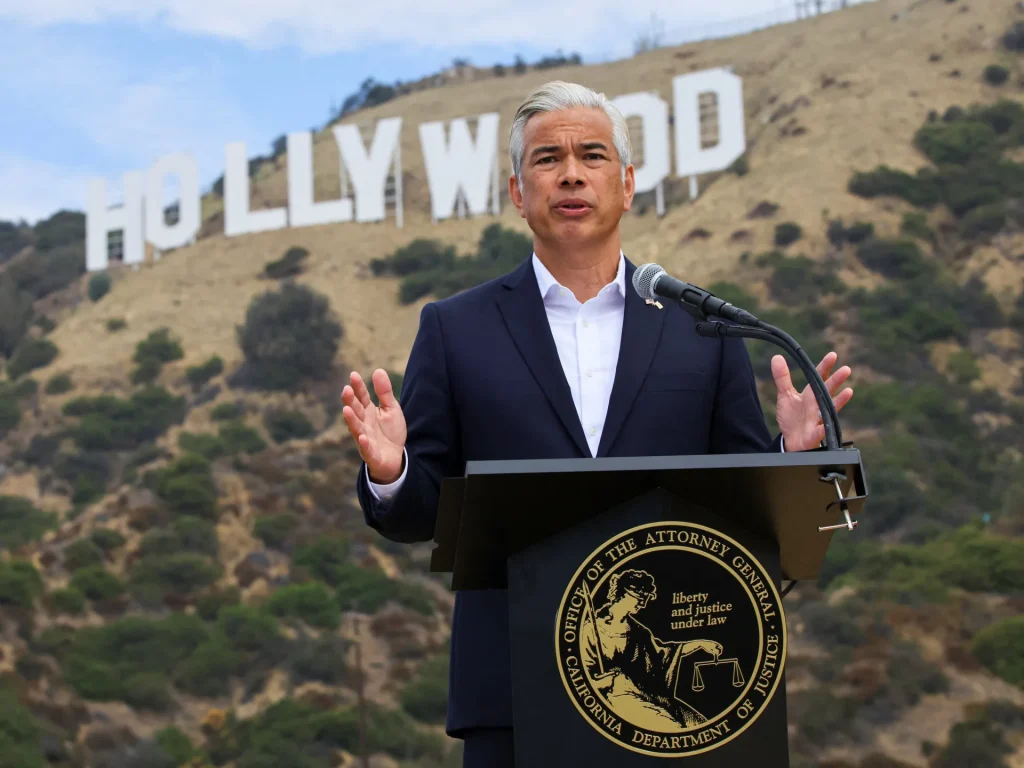 Dodici stati americani fanno causa alla Paramount per bloccare la fusione della Warner Bros