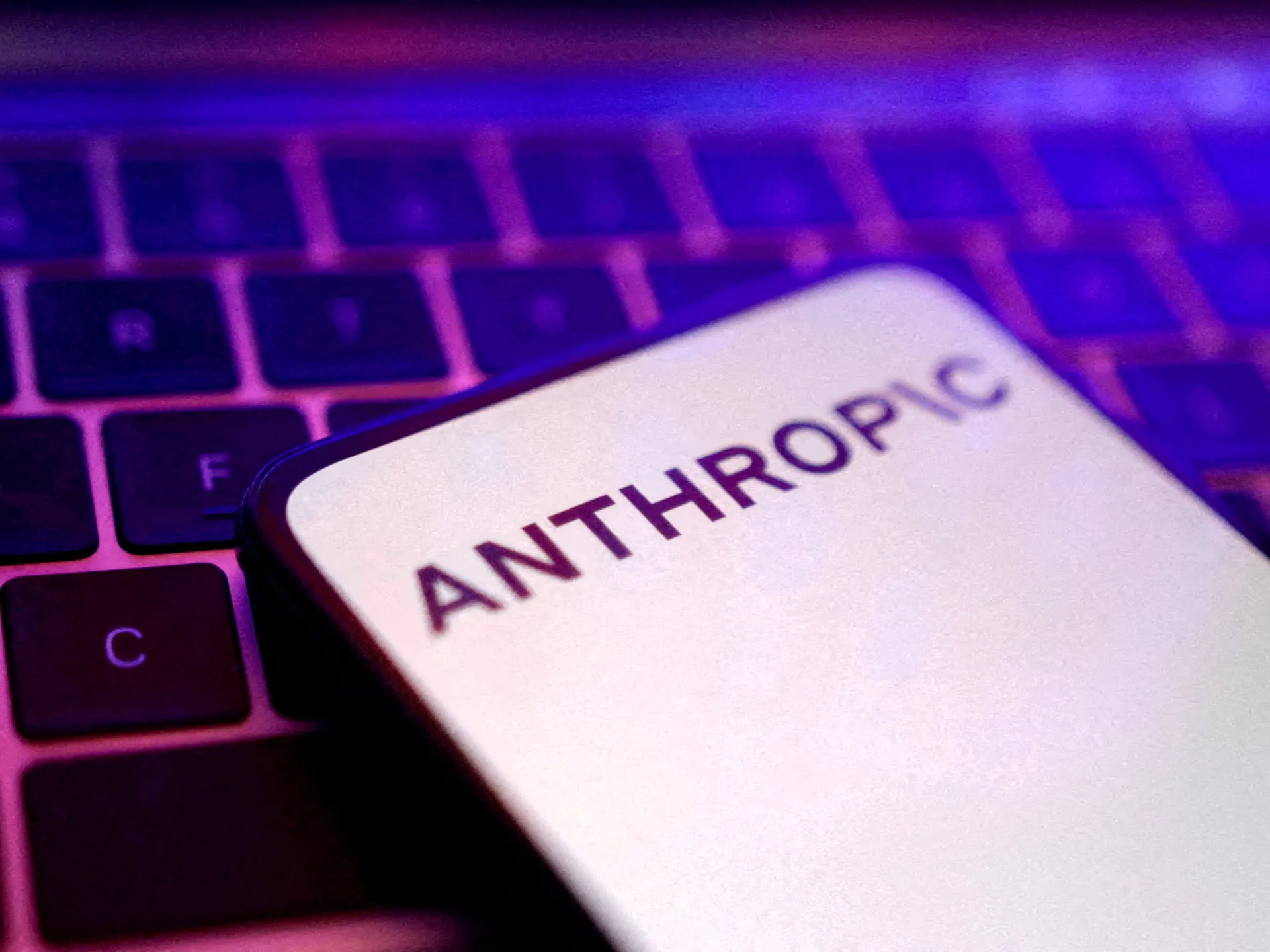 Gli Stati Uniti eliminano le restrizioni sui potenti modelli di intelligenza artificiale di Anthropic Fable e Mythos