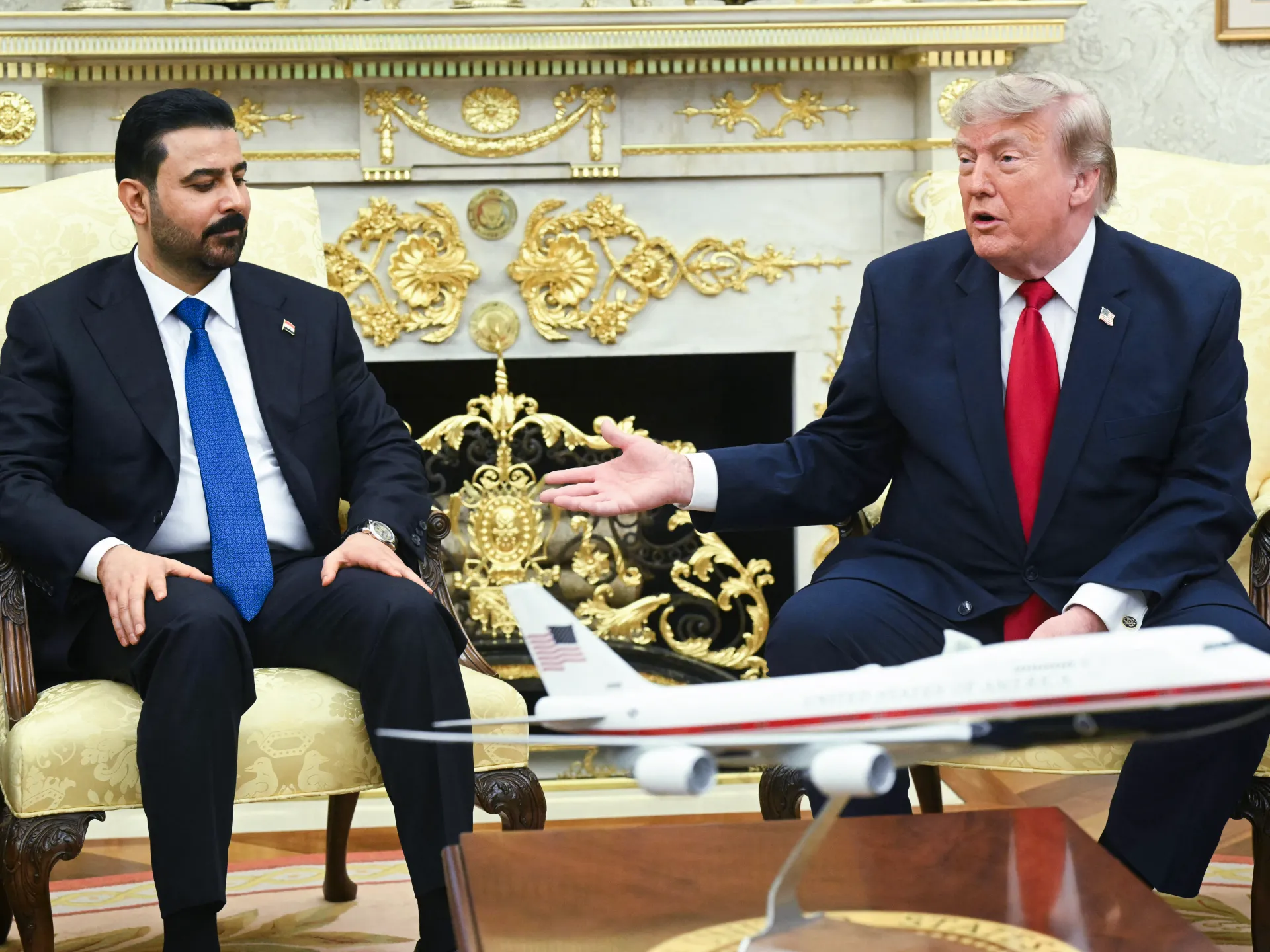 Il primo ministro iracheno detiene il titolo, ma non il potere