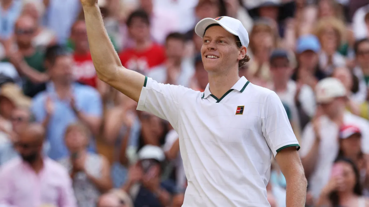 Sinner demolisce Djokovic per impostare la finale di Wimbledon con Zverev