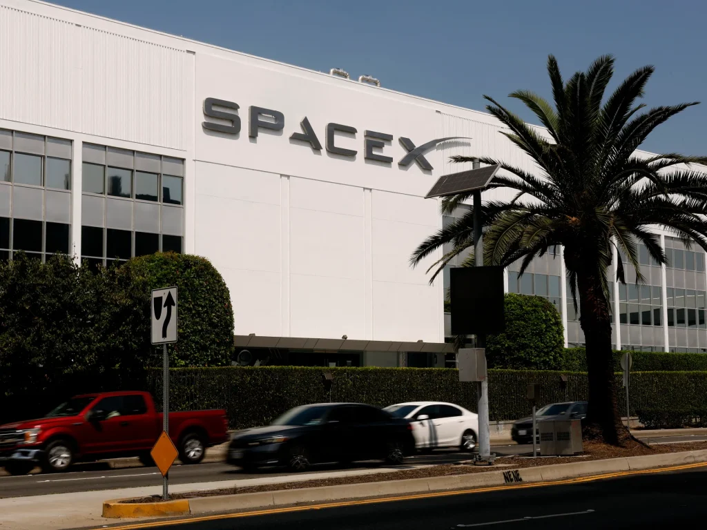 La SpaceX di Elon Musk riporta perdite ma inferiori alle attese