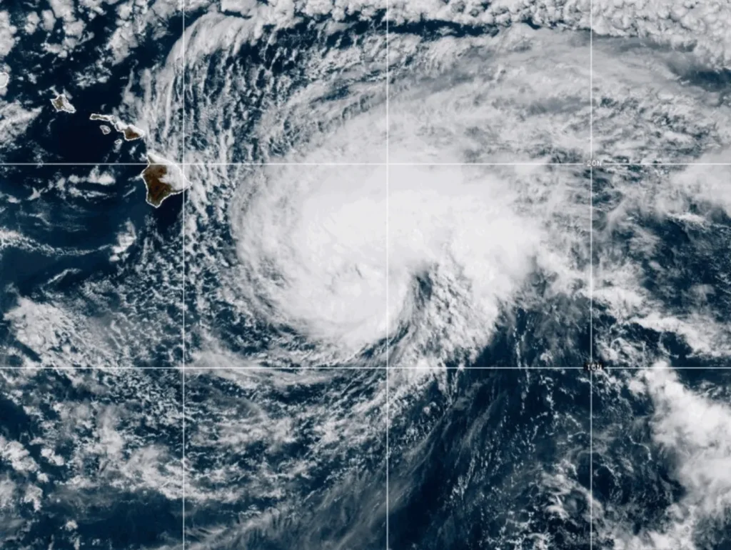 Si prevede che la tempesta tropicale Lala si rafforzerà man mano che si avvicina alle Hawaii