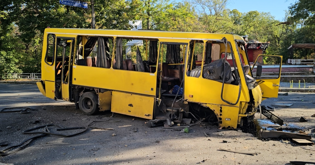 Almeno sei morti negli attacchi aerei russi sull'Ucraina