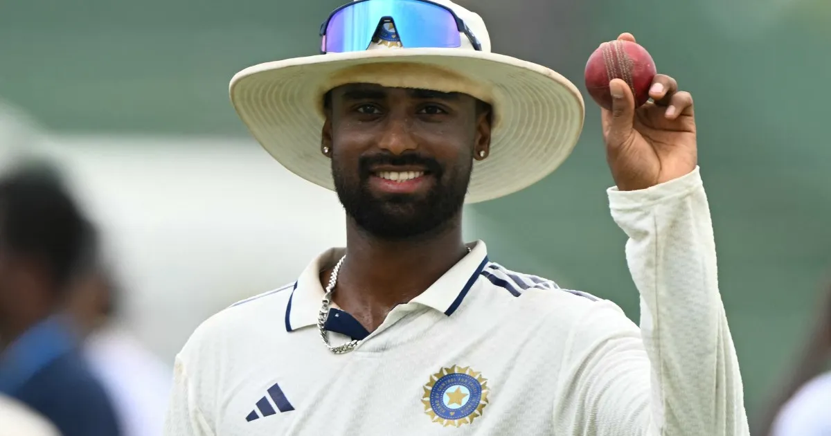 Manav Suthar ottiene un bottino di 10 wicket mentre l'India batte lo Sri Lanka nel 600esimo test
