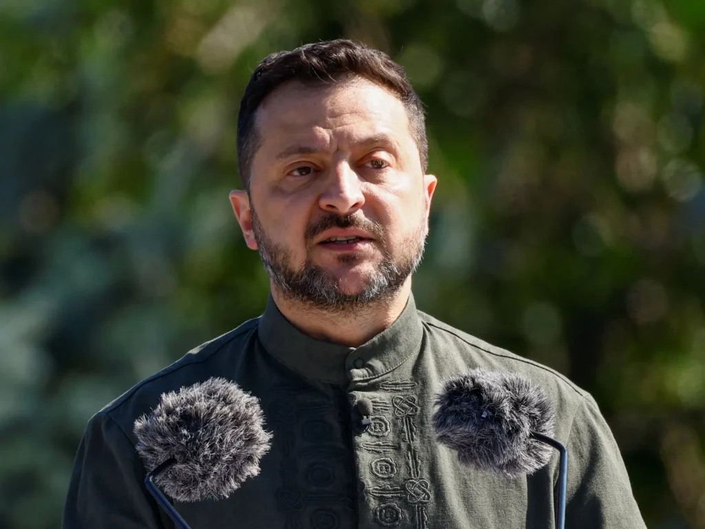 Zelenskyj afferma che le elezioni in tempo di guerra potrebbero “distruggere” l’Ucraina