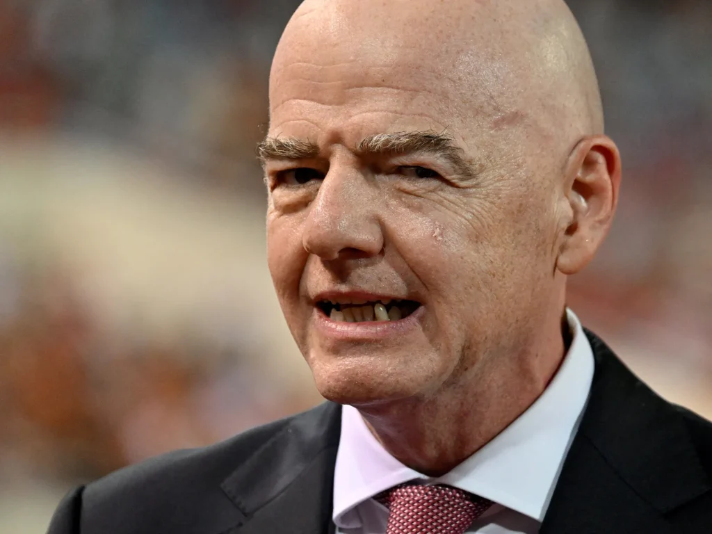La Coppa del Mondo 2034 ospita l'Arabia Saudita che sostiene Infantino nel mezzo della crisi della FIFA