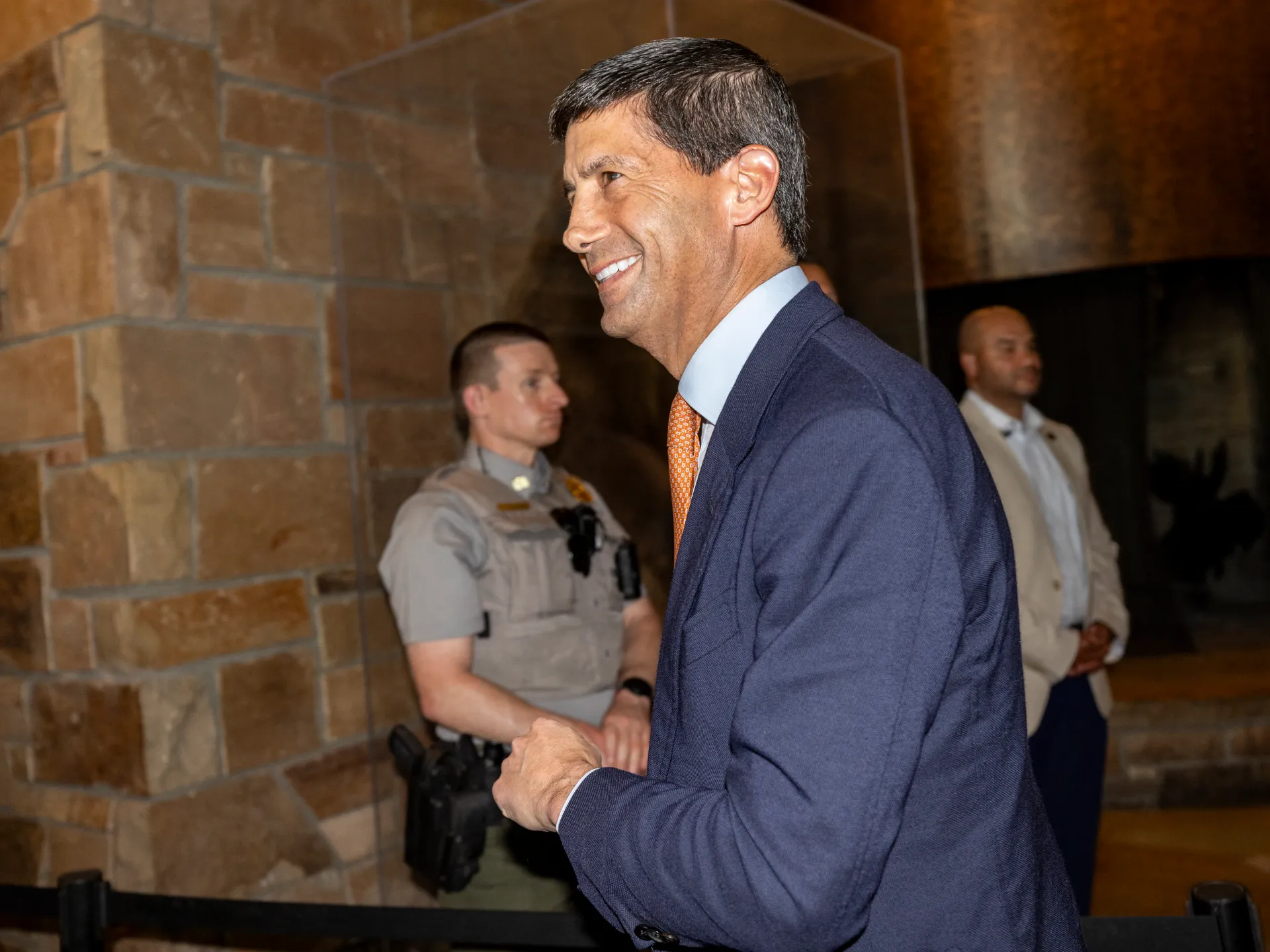 Il presidente della Fed americana avverte che i progressi sull’inflazione sono insufficienti e suggerisce un aumento dei tassi