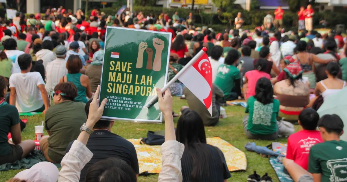 I piani di Singapore di abbattere le foreste per costruire case portano a rare proteste pubbliche