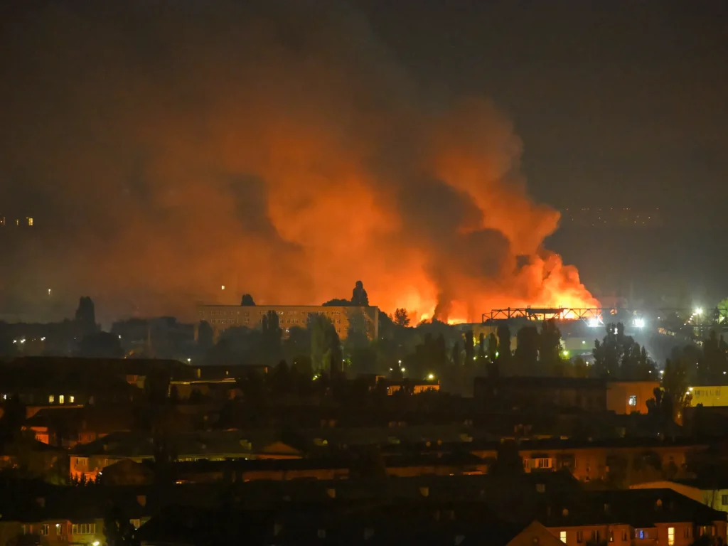 Attacco missilistico russo uccide 14 persone e ne ferisce 27 nella regione ucraina di Kiev