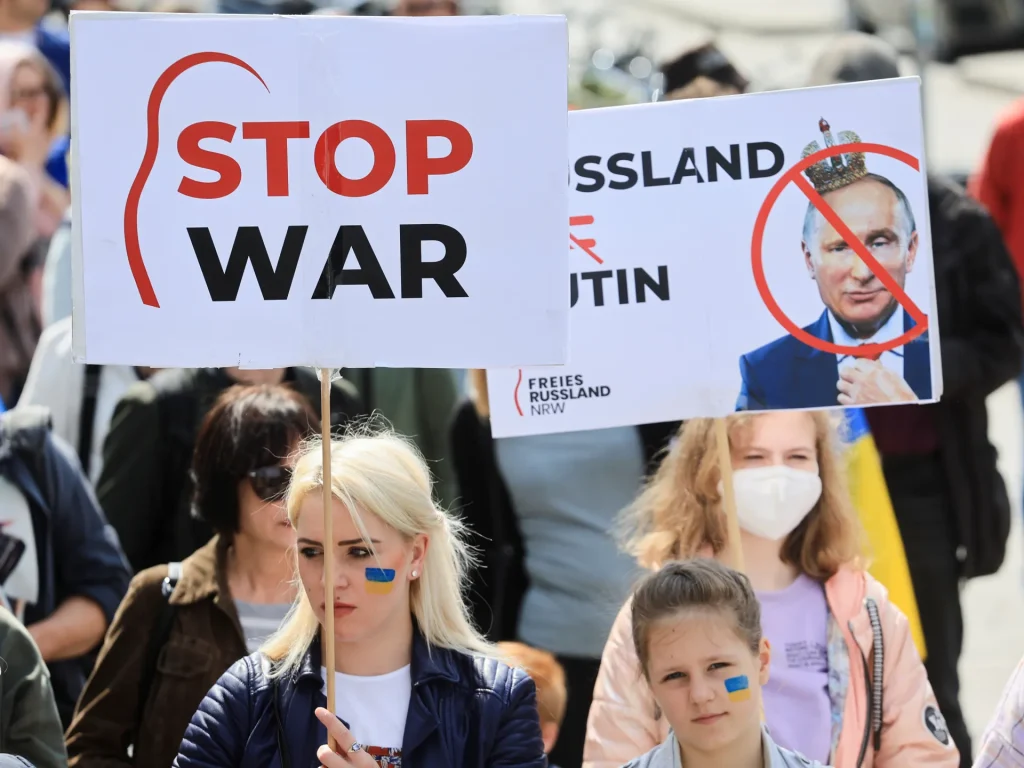 Come i dissidenti russi vengono puniti sia dalla Russia che dall'Europa
