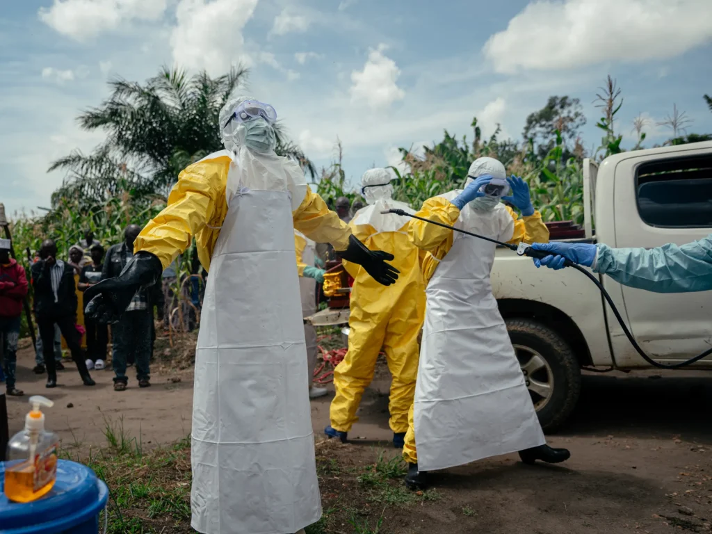 Epidemia di Ebola causata da una nuova “trasmissione animale”: cosa significa