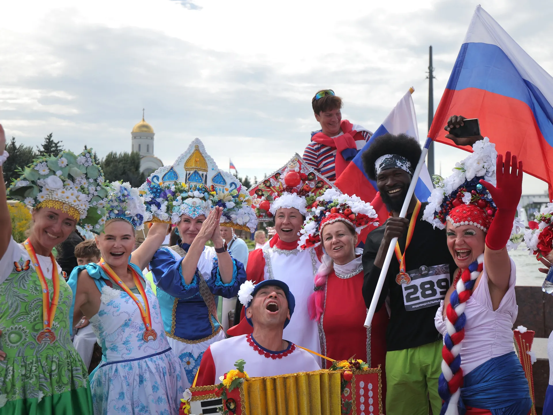 Foto: La Russia celebra la Giornata nazionale della bandiera in mezzo alla guerra e alle tensioni con l'Occidente | Notizie sulla guerra Russia-Ucraina