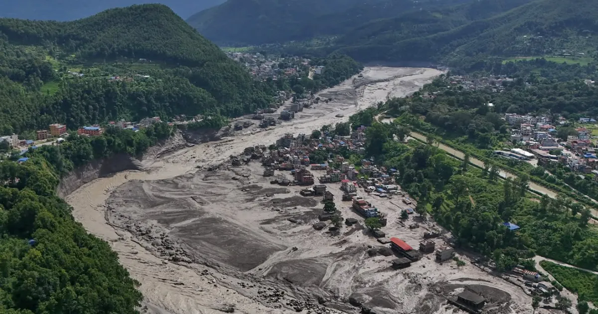 Foto: alluvioni di valanghe uccidono otto persone e centinaia di dispersi nell'Himalaya nepalese | Notizie meteorologiche