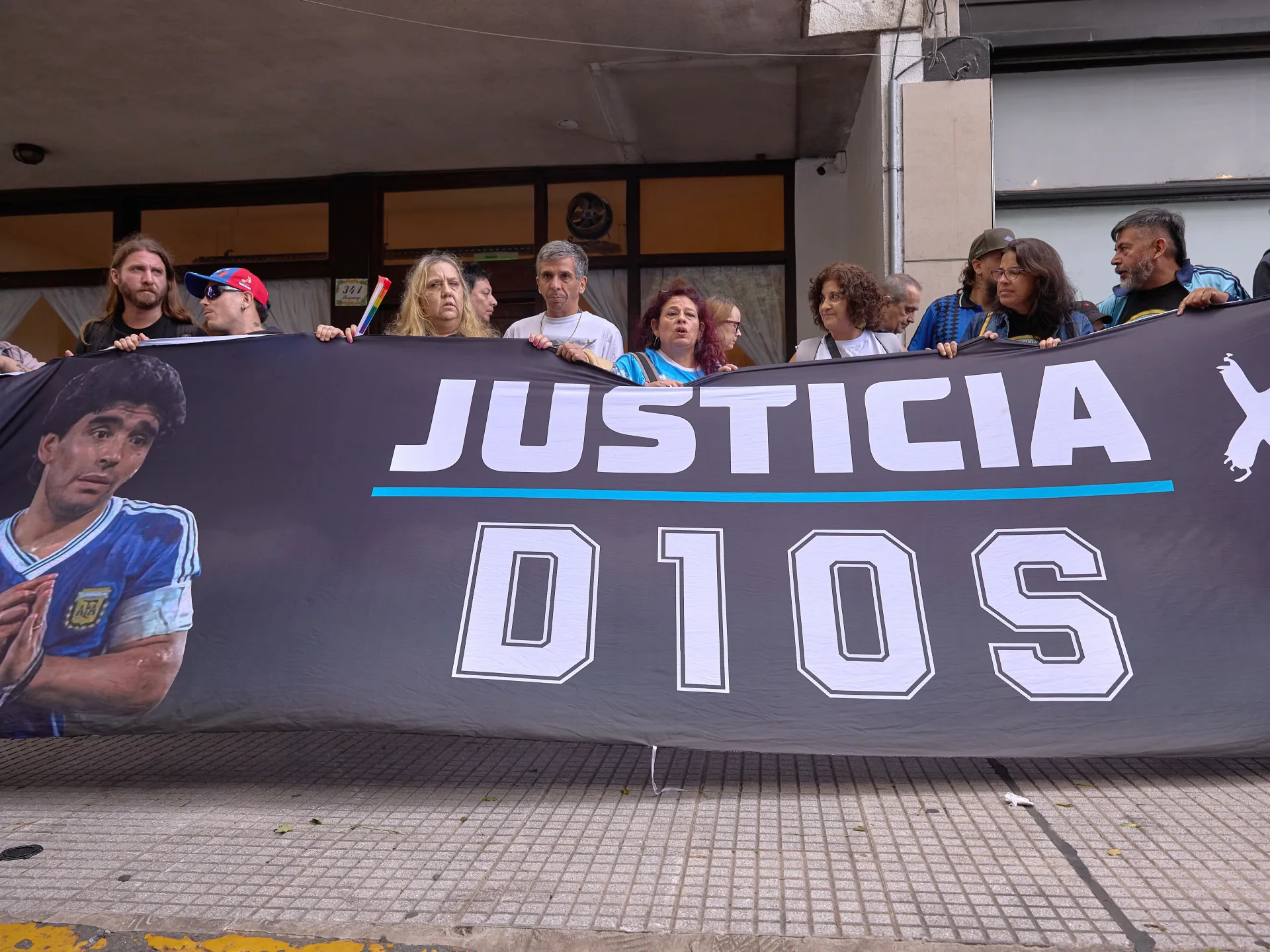 I medici di Diego Maradona hanno mancato il segnale d'allarme renale, ha detto il tribunale argentino