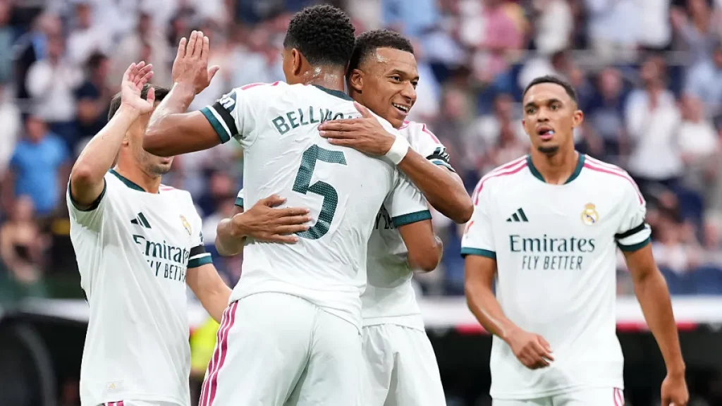 Il Real Madrid supera il Malaga 4-0 e mantiene l'inizio perfetto di Mourinho