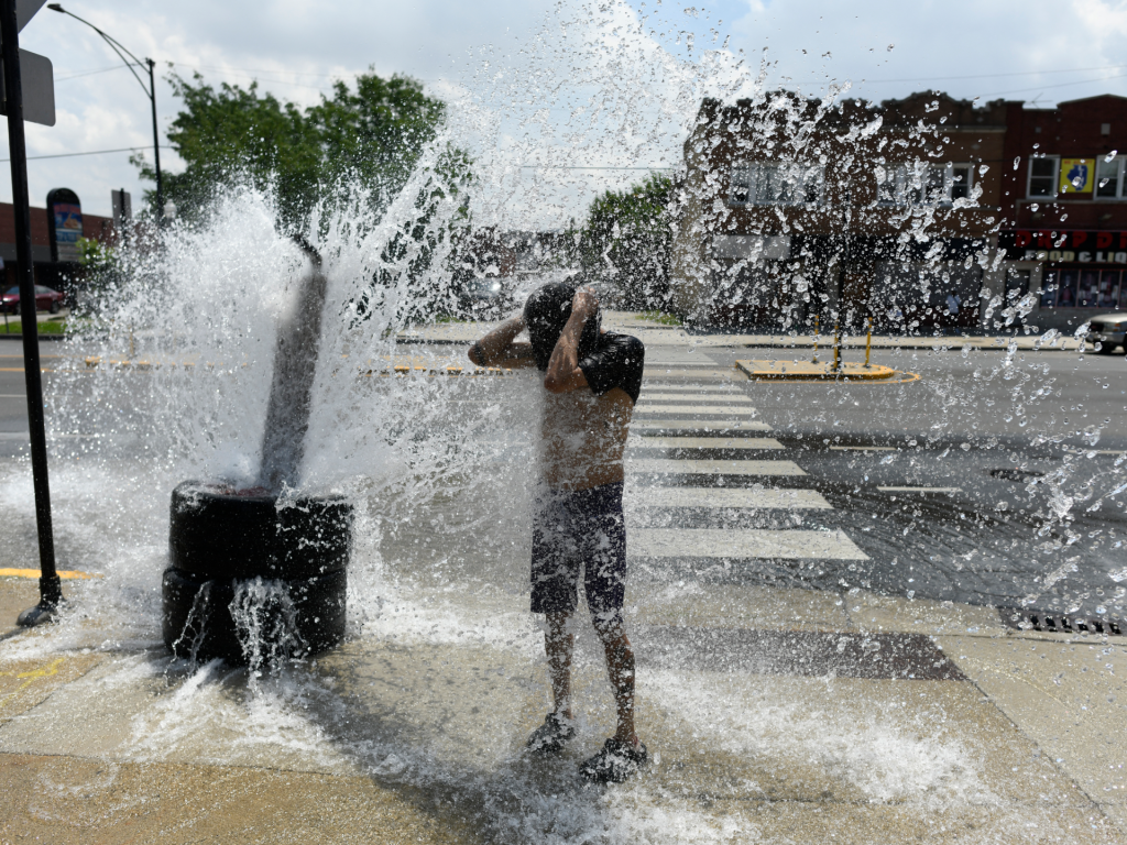 Perché il caldo estremo è molto più pericoloso per gli anziani di quanto pensassimo