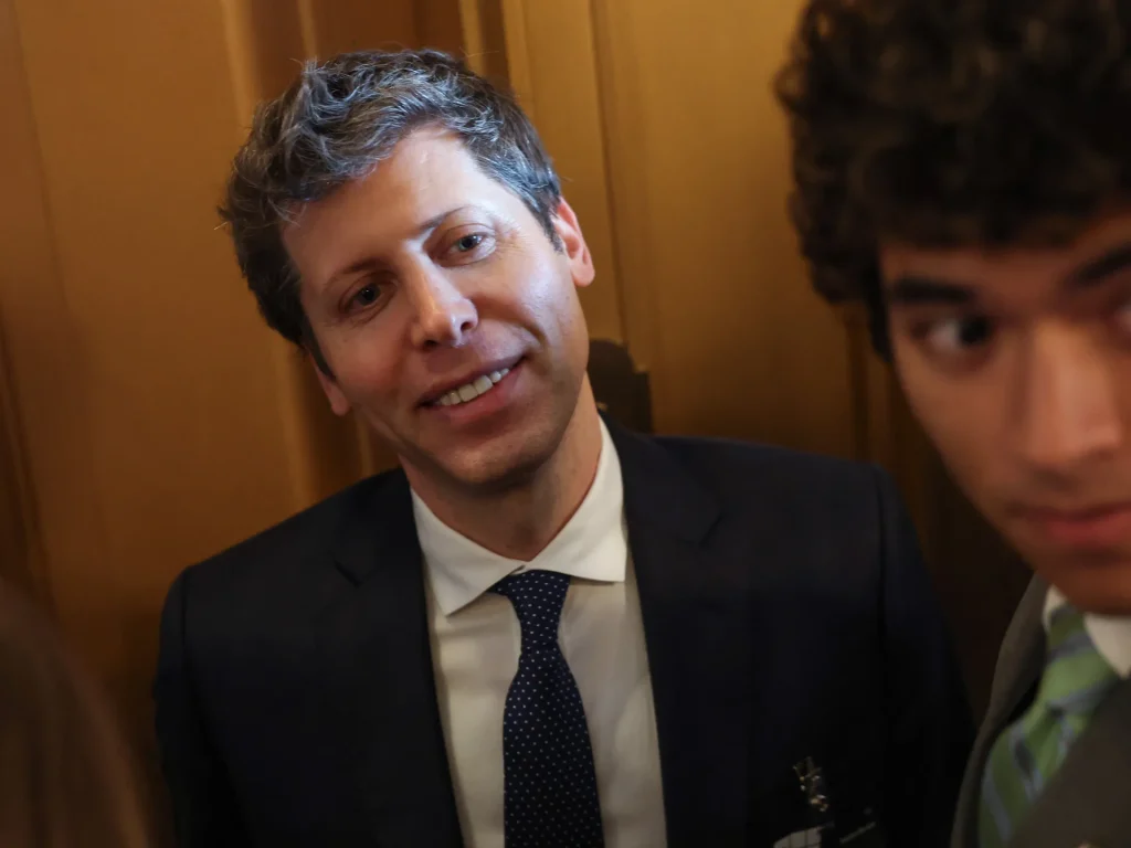 Sam Altman incontra i legislatori sulla scia degli agenti OpenAI che hackerano le aziende