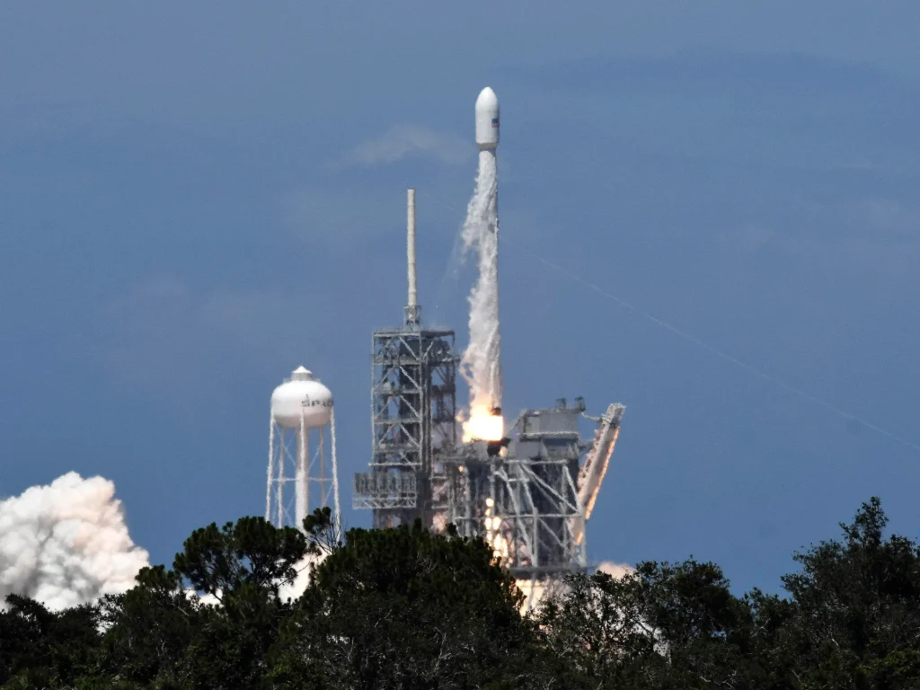 Segmento del razzo SpaceX destinato a schiantarsi sulla Luna: cosa è successo?