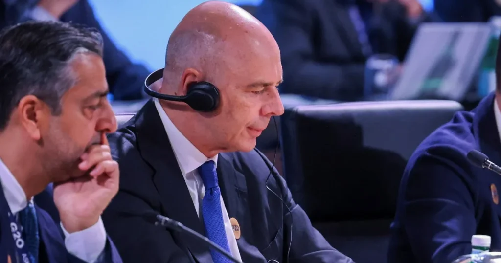 Trump sta nuovamente corteggiando la Russia – e perché?