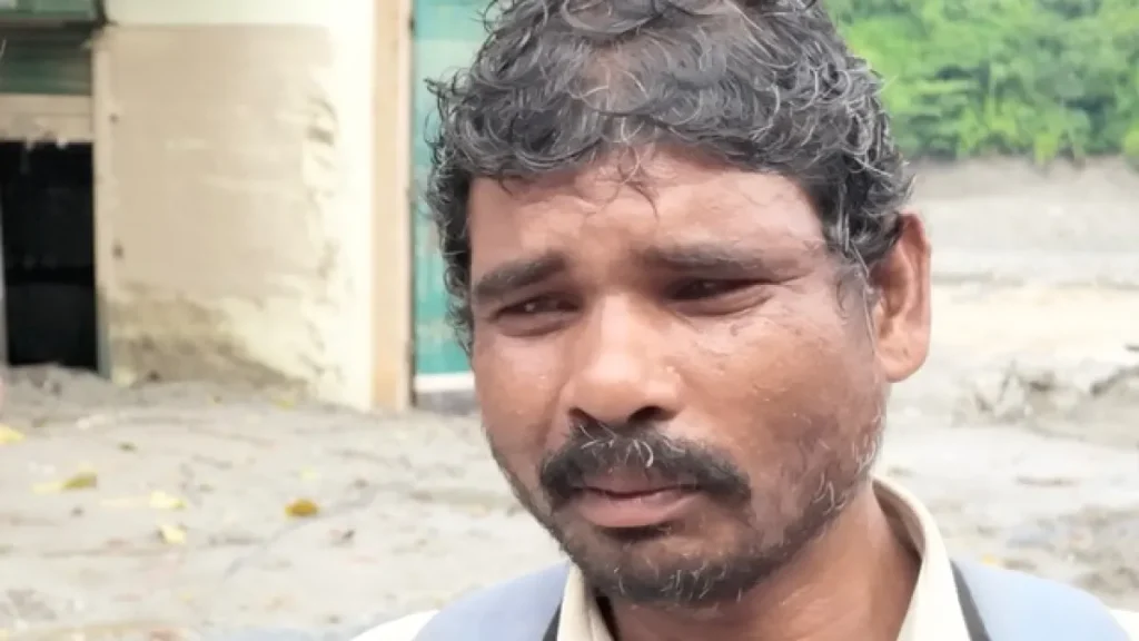 Nepal: alluvioni: il padre prende in prestito 13 dollari e cammina per giorni alla ricerca del figlio scomparso