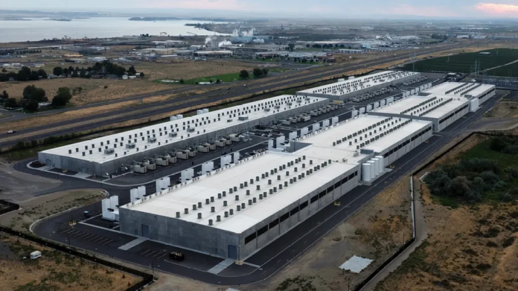 "Lasciate che i dati regnino": Trump denuncia l'opposizione ai data center negli Stati Uniti