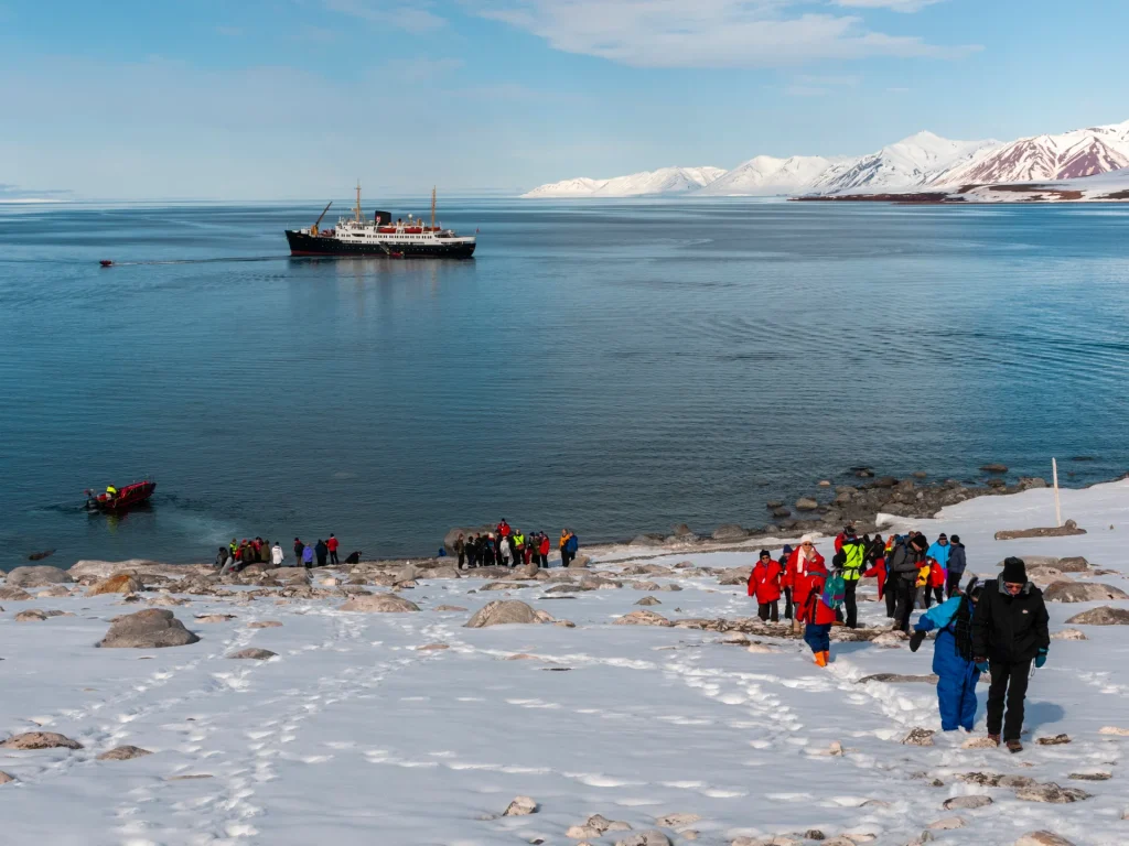 La Norvegia sequestra una nave russa nell'Artico per una richiesta di risarcimento alla Crimea
