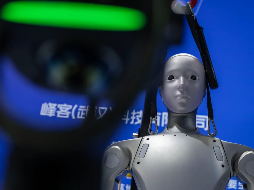 La Cina respinge le accuse degli Stati Uniti di furto di IA “su scala industriale”.