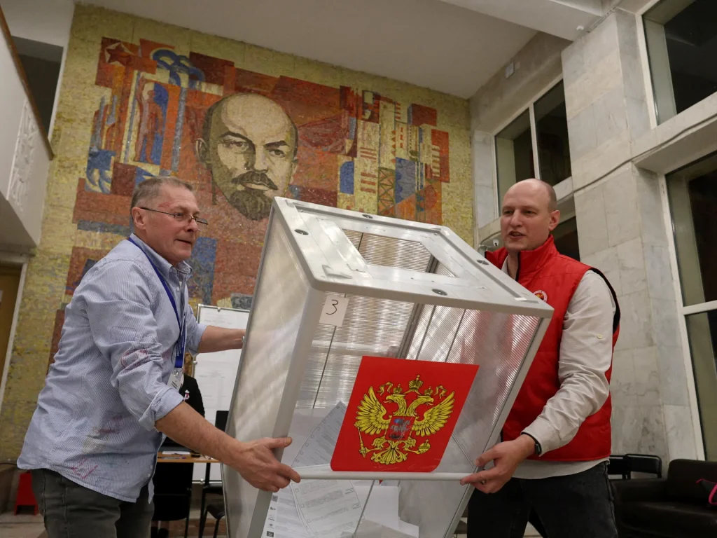 Il partito al potere domina i primi risultati nel voto parlamentare russo in tempo di guerra