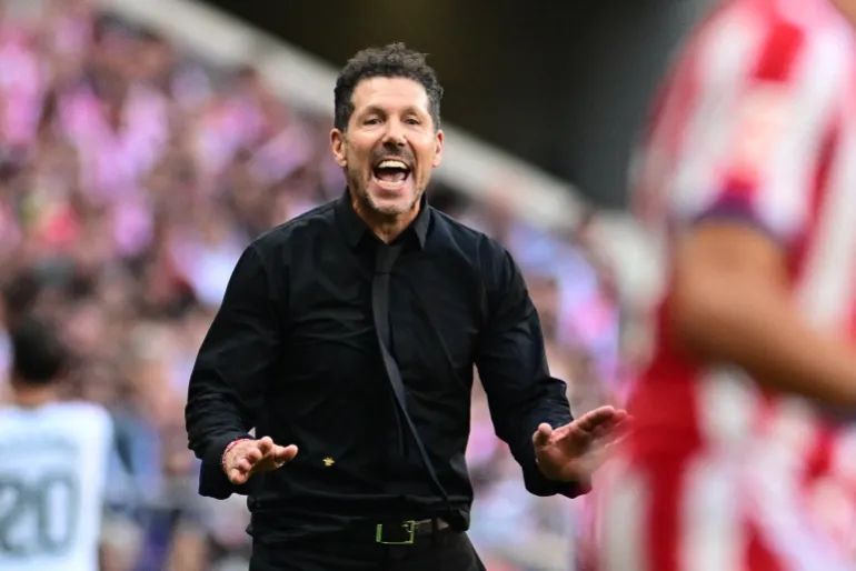 Calcio Calcio - LaLiga - Atletico Madrid v Real Madrid - Riyadh Air Metropolitano, Madrid, Spagna - 20 settembre 2026 l'allenatore dell'Atletico Madrid Diego Simeone reagisce REUTERS/Juan Barbosa