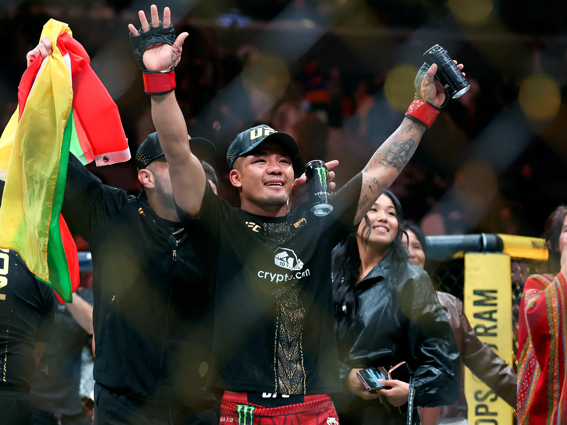 Van del Myanmar sconfigge Pantoja e conserva il titolo dei pesi mosca in UFC 331
