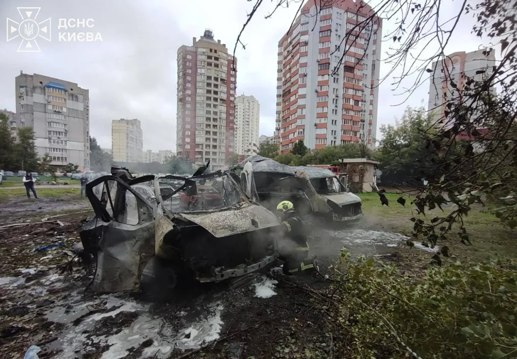 Gli attacchi russi uccidono otto persone in tutta l’Ucraina mentre gli Stati Uniti intensificano la diplomazia