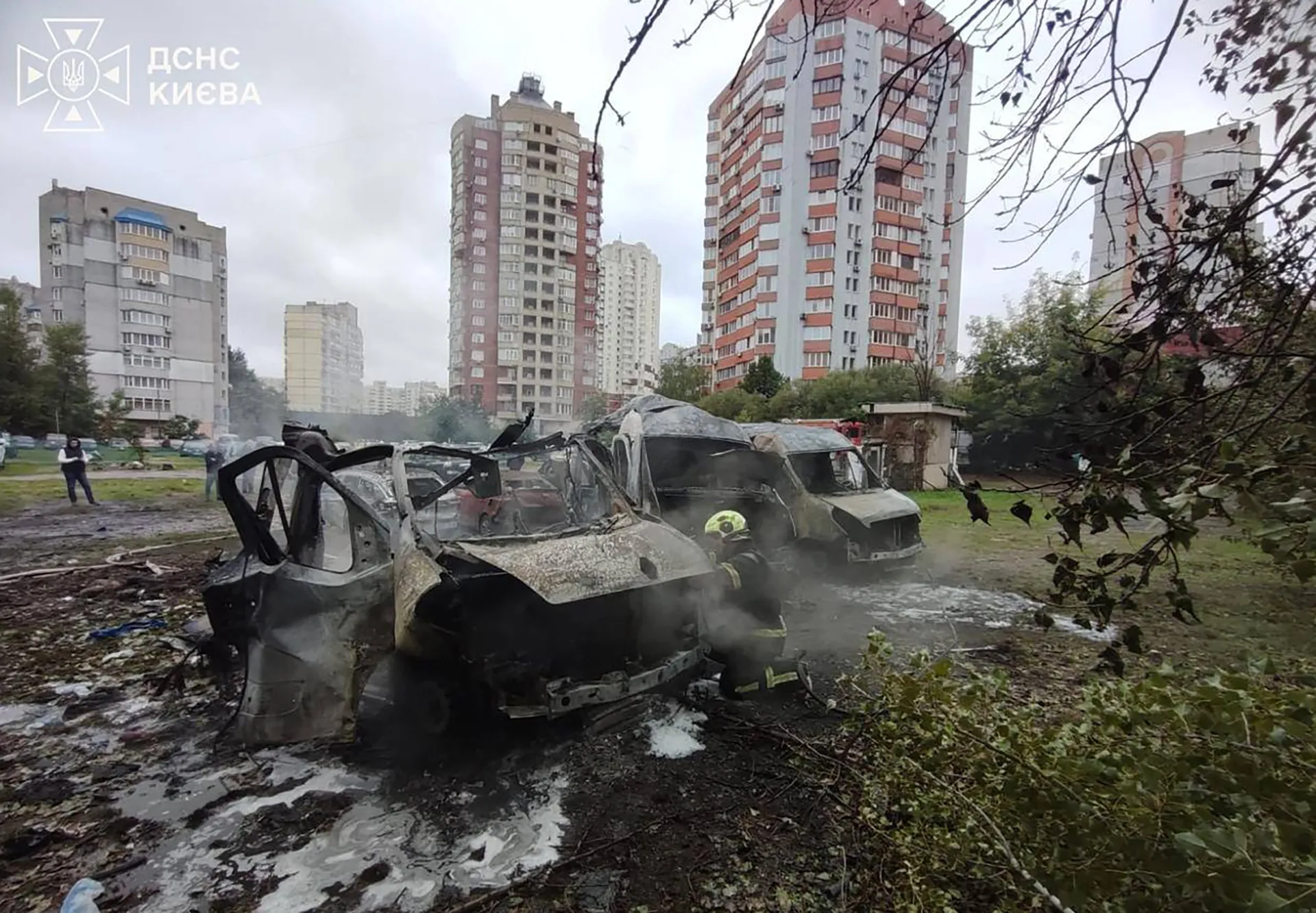 Gli attacchi russi uccidono otto persone in tutta l’Ucraina mentre gli Stati Uniti intensificano la diplomazia