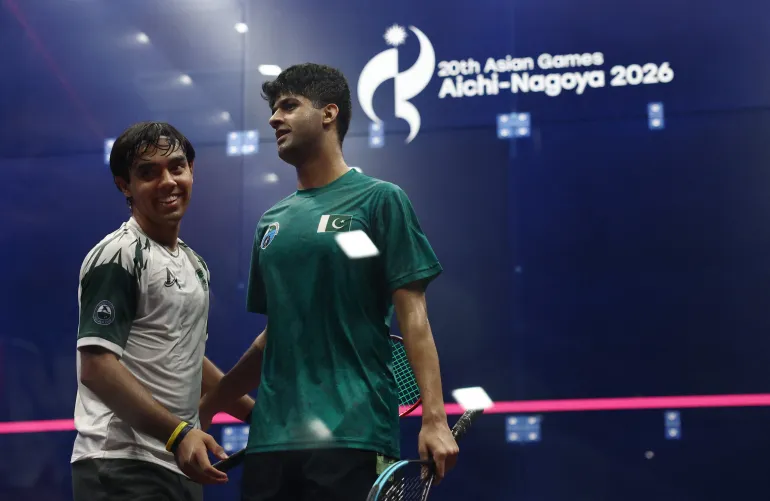 Giochi Asiatici - Aichi-Nagoya 2026 - Squash - Takeda Teva Ocean Arena, Nagoya, Giappone - 27 settembre 2026 Noor Zaman del Pakistan festeggia dopo aver vinto il suo play-off Men's Singles 3/4 contro Muhammad Irfan REUTERS/Chalinee Thirasupa del Pakistan
