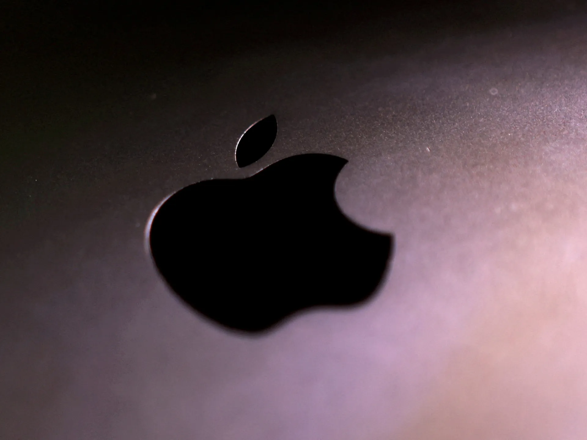 Apple condannata a pagare 5,7 miliardi di dollari in una causa per violazione di brevetto di iPhone