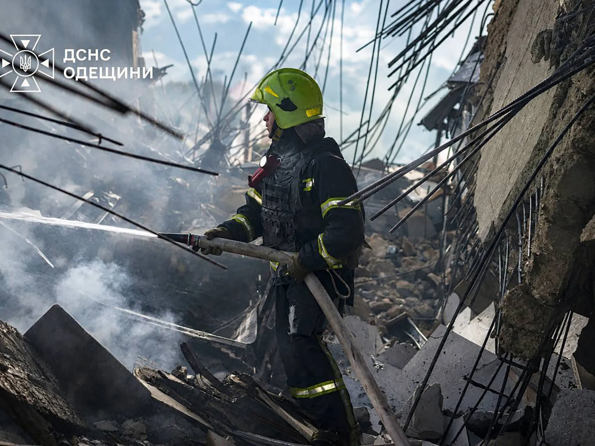 Attacchi di droni ucraini uccidono quattro persone mentre la Russia attacca vicino al confine con la Polonia