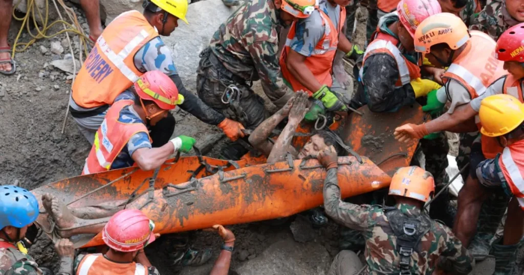 Foto: L'ONU sollecita aiuti globali dopo che le inondazioni in Cina e Nepal hanno ucciso oltre 1.300 persone | Notizie sulle inondazioni