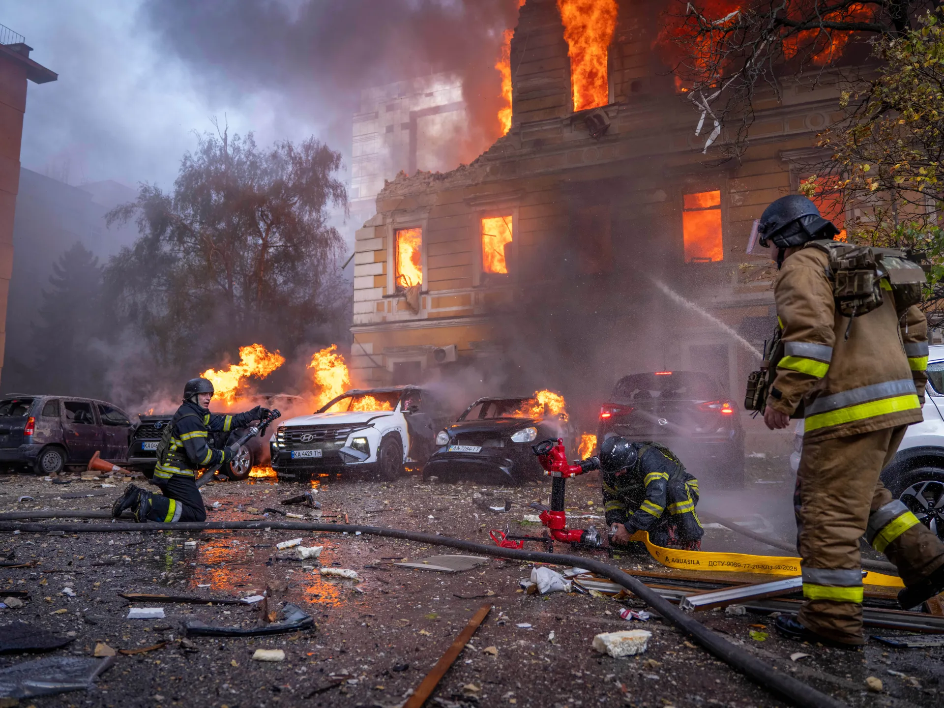 Foto: attacchi di droni russi colpiscono obiettivi civili in tutta Kiev | Notizie sulla guerra Russia-Ucraina
