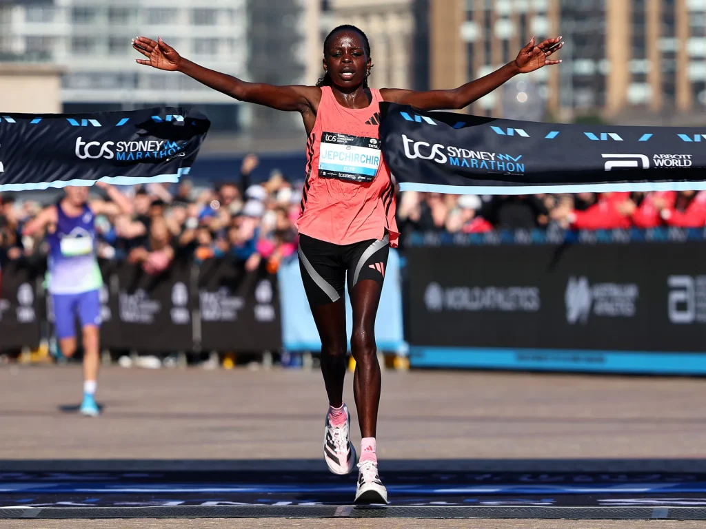 Gobena dell'Etiopia e Jepchirchir, campione olimpico del Kenya, vincono la maratona di Sydney