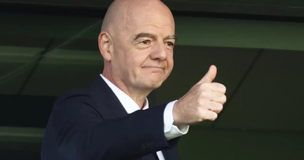 Ha chiesto al presidente della FIFA Gianni Infantino di candidarsi alla rielezione