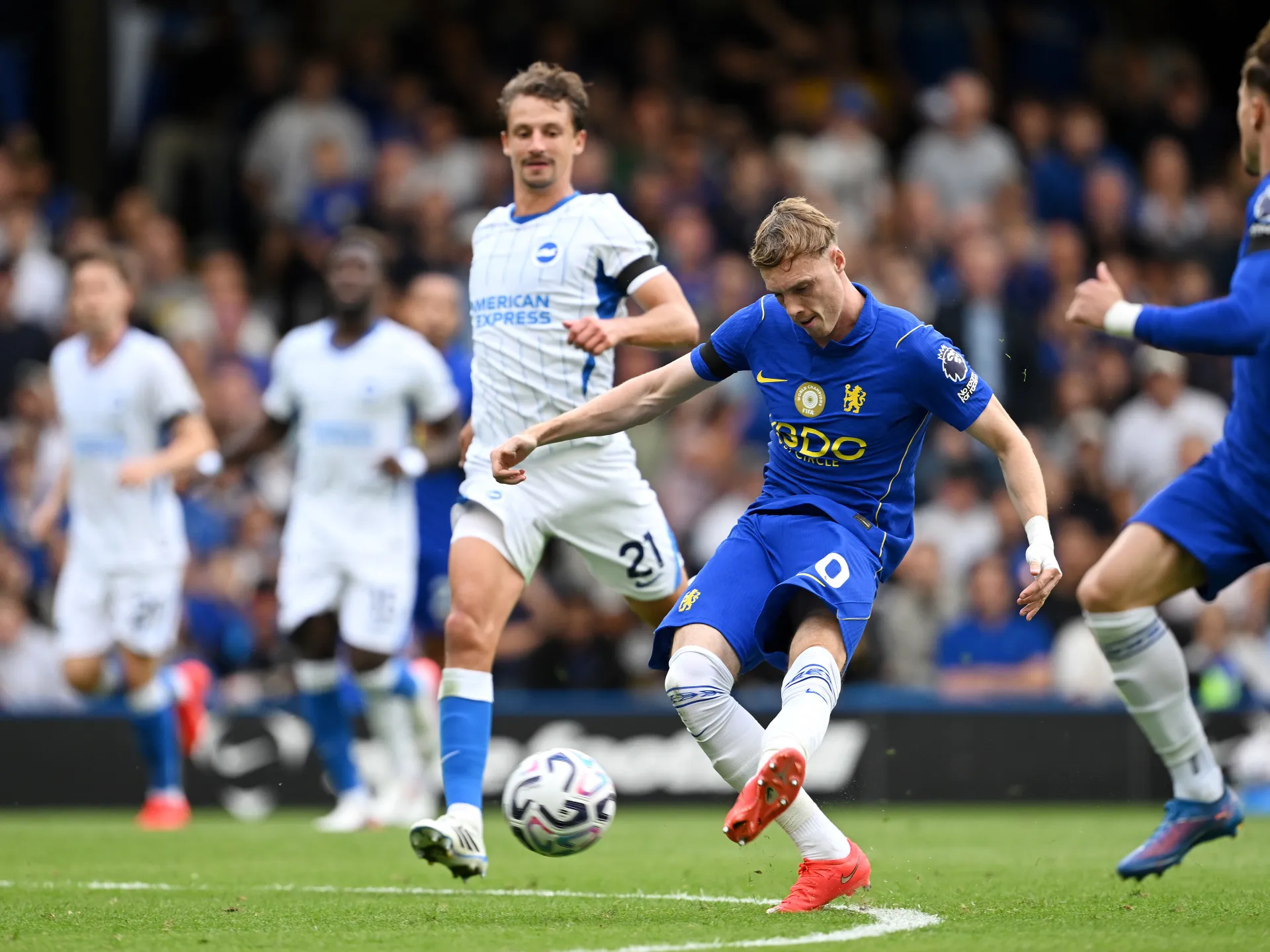 Il Chelsea ha battuto il Brighton 4-3 prolungando l'inizio perfetto sotto Xabi Alonso