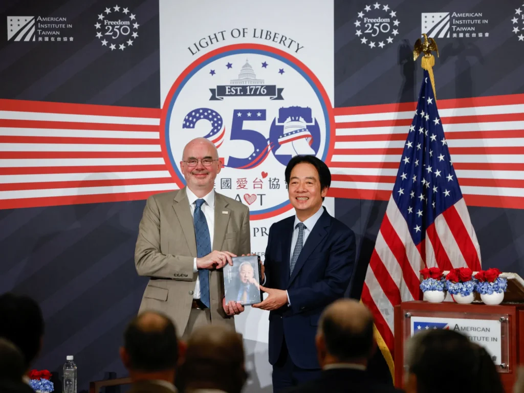 Il conflitto su Taiwan sarebbe disastroso, avverte di fatto l’ambasciatore americano