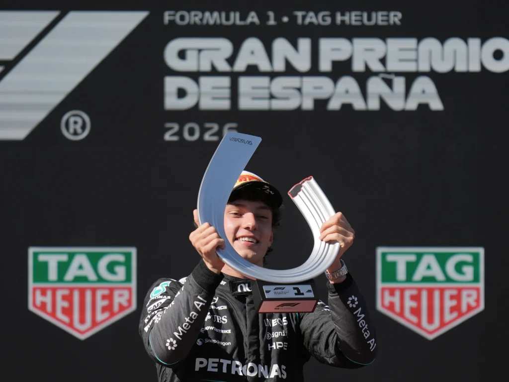 Il leader della F1 Antonelli vince il Gran Premio di Spagna mentre lo sfortunato Norris perde l'occasione