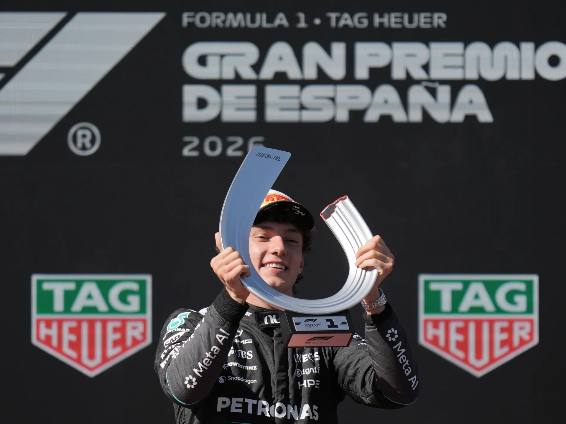 Il leader della F1 Antonelli vince il Gran Premio di Spagna mentre lo sfortunato Norris perde l'occasione