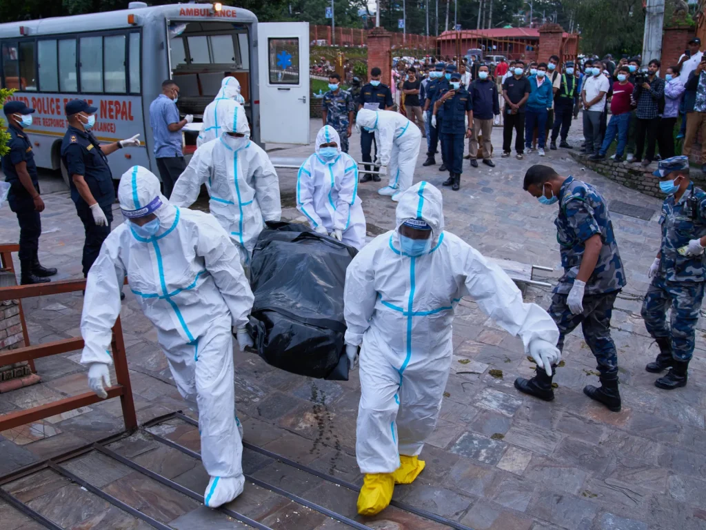 Inondazioni in Nepal: come funziona l'identificazione del DNA dei corpi